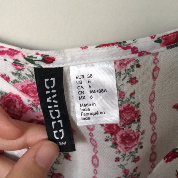 Floral tank - Picture 3 of 3